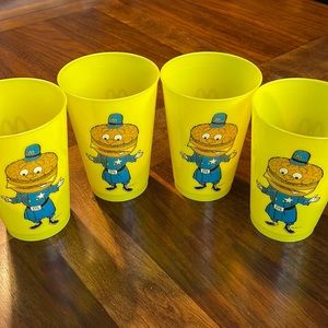 VINTAGE MCDONALD'S BIG MAC PLASTIC CUPS FROM 1970S - SET OF 4